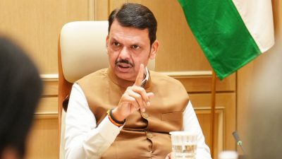 Devendra Fadnavis : मुंबईत व्यंगचित्रकारांच्या कलेचे स्वतंत्र दालन उभारणार; मुख्यमंत्री देवेंद्र फडणवीस यांची ग्वाही