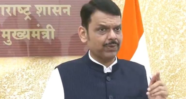 Devendra Fadnavis : 'यांचा जो कोणी आका असेल, त्याला लवकरच..' ; टायगर श्रॉफ गोळीबार प्रकरणावर मुख्यमंत्री देवेंद्र फडणवीस यांची प्रतिक्रिया