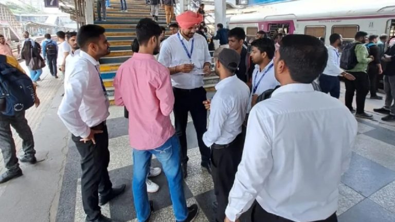 Central Railway: मध्य रेल्वेने लाखो विना तिकीट प्रवाशांकडून करोडो रूपयांचा दंड वसूल