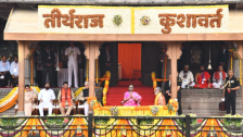 राष्ट्रपती द्रौपदी मुर्मू यांच्या हस्ते कुशावर्त येथे सिंहस्थ ध्वजपूजन , गौतमी गंगा गोदावरीचे पूजन आरती