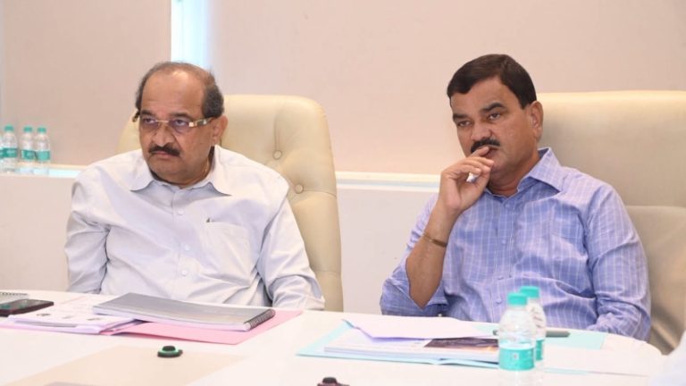 उजनी धरणावरील खासगी मासेमारीचा ठेका रद्द