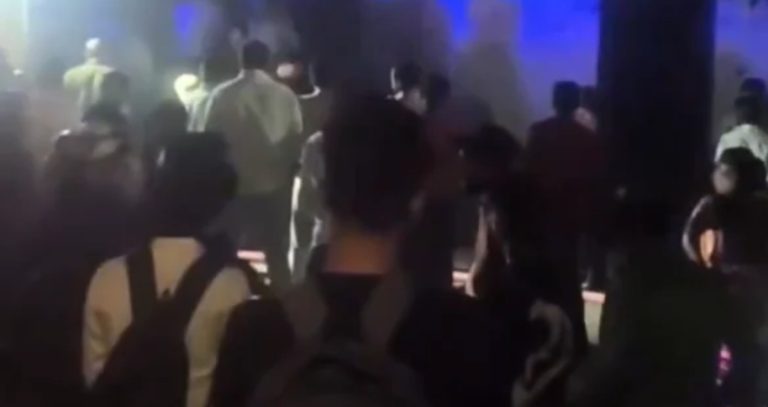 Delhi Fire : दिल्लीत मंगोलपुरी येथील कारखान्याला भीषण आग; 4 जणांचा मृत्यू, अनेक जखमी
