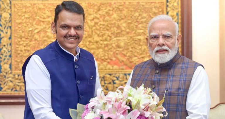 Devendra Fadanvis : पंतप्रधान मोदींच्या २५ वर्षांच्या जनसेवेबद्दल राज्य मंत्रिमंडळाकडून अभिनंदनाचा ठराव मुख्यमंत्र्यांनी मांडला प्रस्ताव