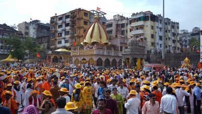 भक्तीरसात न्हाऊन निघालेली नाशिक नगरी; रामकुंडावर उसळली जनसागराची गर्दी