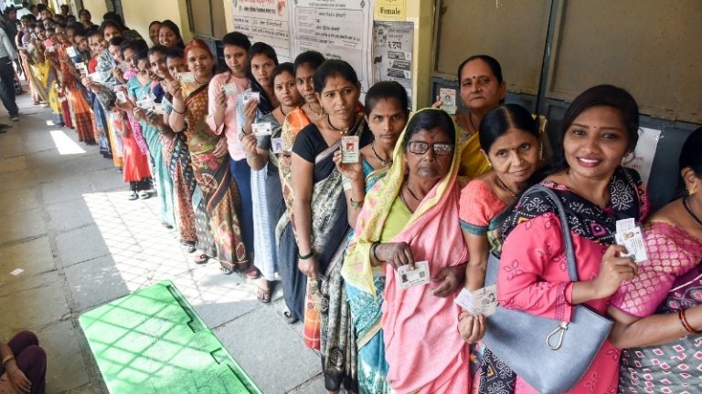 मतदार यादीत नाव नोंदणीसाठी राज्यात विशेष मोहीम; 17, 18 आणि 24, 25 ऑक्टोबर रोजी मतदान केंद्रांवर शिबिरे