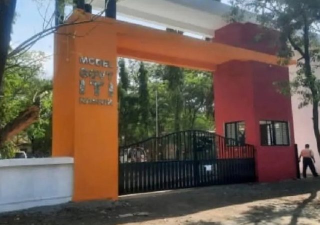 Nashik : नाशिकमध्ये देशातील पहिला पायलट प्रकल्प ! नाशिकच्या ITI विद्यार्थ्यांना रेल्वे ट्रॅक्शन लाईनचे विशेष प्रशिक्षण