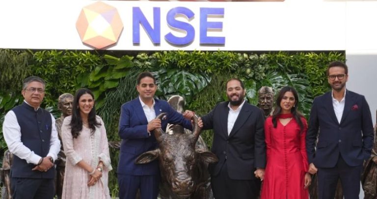 Jio Financial Services Listing : जिओच्या धमाकेदार लिस्टिंगमुळे रिलायन्स देशातील सर्वात मोठा उद्योगसमूह; टाटा समूहाला टाकले मागे