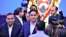 Jio Listing: जिओच्या गुंतवणूकदारांना दिवाळी बोनस, एका शेअरमागे मिळाले इतके रुपये