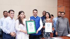 Guinness World Records: ‘महा गणेशमूर्ती कार्यशाळा’ने रचला इतिहास, मुख्यमंत्री देवेंद्र फडणवीस यांना ‘गिनीज वर्ल्ड रेकॉर्ड्स’सर्टिफिकेट प्रदान