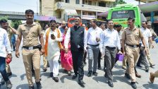 ST Bus News: एसटी स्थानकांवरील प्रसाधनगृहांत अस्वच्छता आढळल्यास थेट कारवाई; मंत्री प्रताप सरनाईकांचा अधिकार्‍यांना इशारा