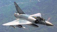 Fighter Jet Crash : फ्रान्समध्ये ‘मिराज 2000 डी’ लढाऊ विमान कोसळले; एकाचा मृत्यू, दुसरा बेपत्ता
