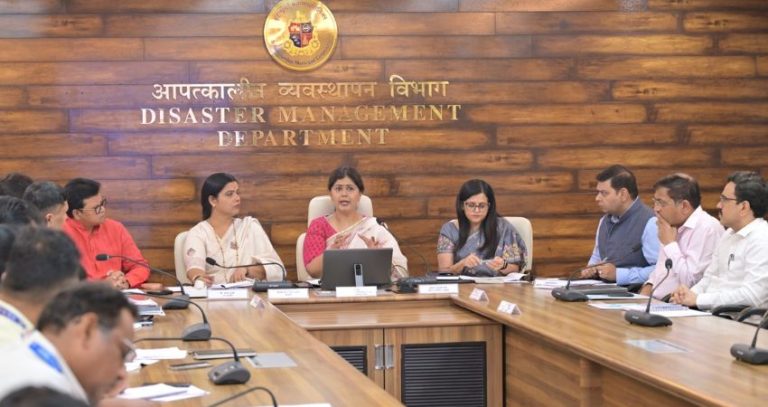 BMC Mumbai : घनकचरा व्यवस्थापन, मलनिःसारण आणि मिठी नदी पुनरुज्जीवनासाठीच्या महानगरपालिकेच्या कामाबाबत पर्यावरण मंत्री समाधानी
