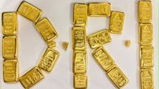 DRI ची मुंबई विमानतळावर मोठी कारवाई! 2.29 किलो सोने जप्त, चौघांना ठोकल्या बेड्या