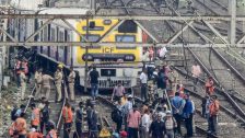 Mumbai Local: मध्य रेल्वेची वाहतूक सुरळीत, साडे सात तासानंतर सेवा टप्प्याटप्प्याने पूर्ववत