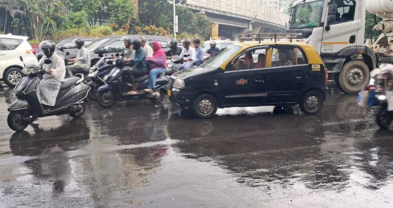 Mumbai Rain : अर्णब चक्रीवादळाचा मुंबईला फटका; विविध भागांत पावसाला सुरुवात