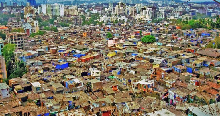 BMC : मुंबईतील झोपड्यांच्या १४ फुटांवरील कारवाई होणारच, पण तक्रारनिहाय