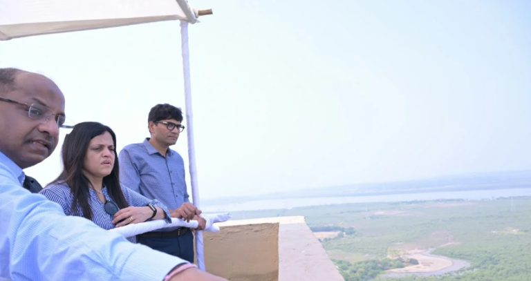 मुंबई किनारा रस्ता (उत्तर) प्रकल्प कामांचा आयुक्तांनी घेतला आढावा, आयुक्तांनी पुन्हा प्रकल्प कामांची कमान घेतली हाती