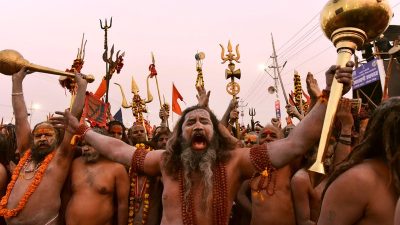 Sinhastha Kumbhmela: जिवंतपणी स्वतःचे पिंडदान! जाणून घ्या नागा साधू बनण्यामागची कठोर तपश्चर्या आणि नियम
