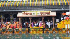 Simhastha Kumbh Mela : कुशावर्त कुंडावर सिंहस्थ कुंभमेळ्याच्या मंगलप्रारंभाचा अविस्मरणीय क्षण!
