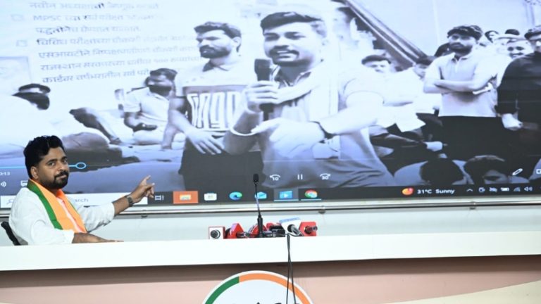 Navnath Ban: पत्रकार परिषदेत नवनाथ बन यांनी व्हिडिओ दाखवत उघड केले पितळ, रोहित पवारांवरबद्दल नेमकं काय म्हणाले?