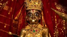 Navratri 2026 : शारदीय नवरात्री २०२६ : जिथे ३६५ पैकी ३६० दिवस बँक लॉकरमध्ये आराम करतात माता दुर्गा; ४०० वर्षे जुनी परंपरा!