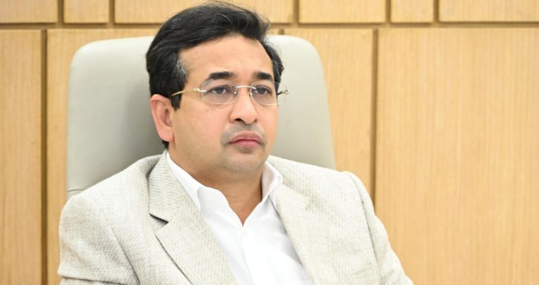 Nitesh Rane : उद्धव ठाकरे आणि दिमागी नक्षलींची भाषा एकच!, मंत्री नितेश राणे यांचा हल्लाबोल