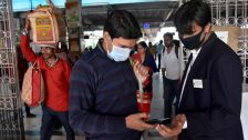Mumbai Local: रेल्वेचे 'हे' नियम मोडल्यास भरावा लागणार इतका दंड, वाचा नियमावली...
