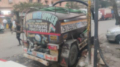मुंबईत पाणीकपात असताना रस्ते पाण्याने धुवायचे कसे? टँकरच्या पाण्याने रस्ते धुण्याचा प्रस्तावाला BMC चा विरोध