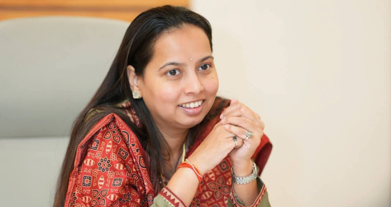 अंगणवाडी सेविका व मदतनीसांना दिवाळीपूर्वीच भाऊबीज - मंत्री अदिती तटकरे
