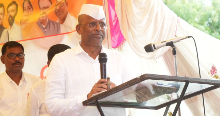 जप्त केलेली १० कोटींची सुपारी ‘एफडीए’ अधिकाऱ्यांनी परस्पर विकली - नाशिकमधील प्रकार; दोन दिवसांत फाइल मुख्यमंत्र्यांकडे पाठवण्याचा मंत्री झिरवाळ यांचा इशारा