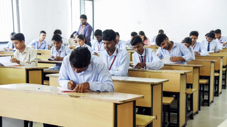 CET परीक्षेबाबत राज्य सरकारचा मोठा निर्णय; विद्यार्थ्यांना मिळणार दोन संधी