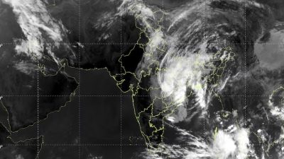 ‘अर्णब’ चक्रीवादळाचा प्रभाव कायम! देशातील अनेक राज्यांना मुसळधार पावसाचा इशारा