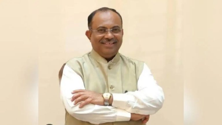 लोकतंत्र बचाओ, अराजकता हटाओ! भाजप महायुतीच्या वतीने उत्तर मुंबईत भव्य पदयात्रेचे आयोजन