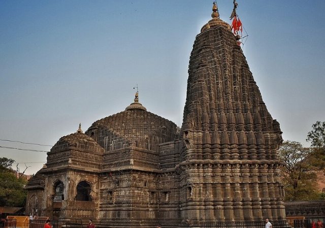 Nashik News : त्र्यंबकेश्वर मंदिरात ‘या’ तारखेपर्यंत VIP दर्शन बंद
