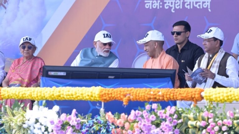 IAF Air Show: काशीच्या आकाशात लढाऊ विमानांचा थरार! पंतप्रधान मोदींनी पाहिला ‘विंग्स ओव्हर गंगा’ एअर शो