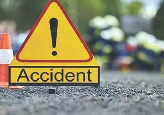 Beed Accident : बीडमध्ये भीषण अपघात; दोन सख्ख्या भावांसह मामाचा जागीच मृत्यू, टेम्पोचालक पसार