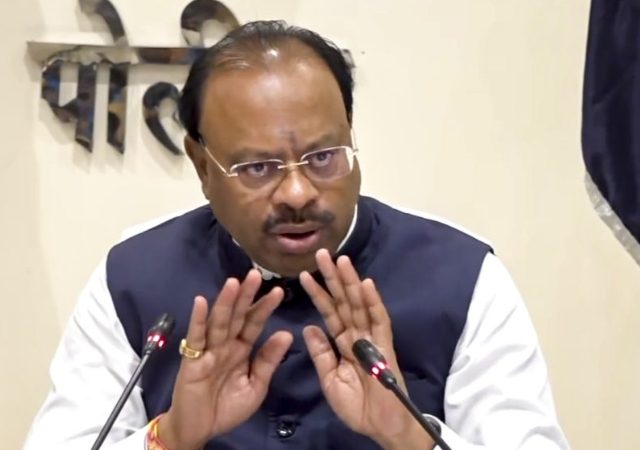 Chandrashekhar Bawankule : दिवाळीपूर्वी शेतकऱ्यांना मदत देण्याचा सरकारचा प्रयत्न ! महसूल मंत्री चंद्रशेखर बावनकुळे