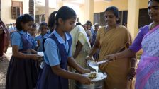 Mid Day Meal : महापालिका शाळांमधील खिचडी वाटपावर प्रश्नचिन्ह