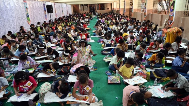 दैनिक प्रहारच्या ‘किलबिल चित्रकला’ स्पर्धेला उदंड प्रतिसाद, 850 बाल चित्रकारांचा सहभाग
