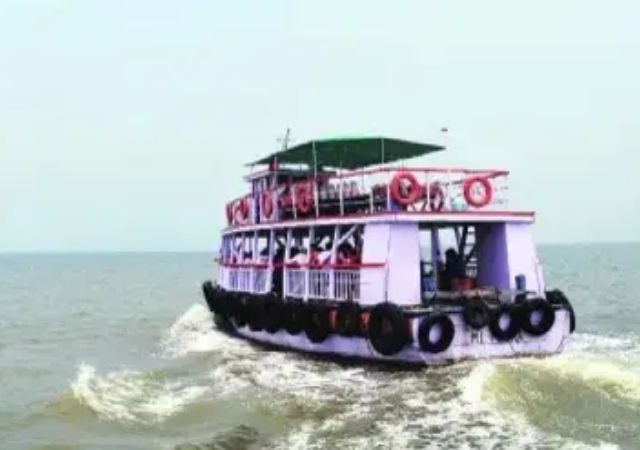 Mumbai Rewas Ferry : मुंबई-रेवस बोटसेवा आजपासून पुन्हा सुरू; प्रवाशांना मोठा दिलासा, जाणून घ्या वेळापत्रक