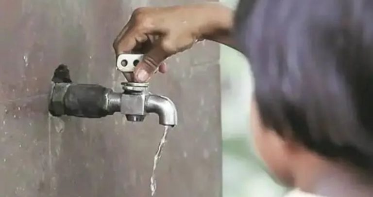Mumbai Water Supply : पिण्याच्या पाण्याचा गैरवापर केल्यास होणार कारवाई, महापालिका प्रशासनाने दिला कारवाईचा इशारा